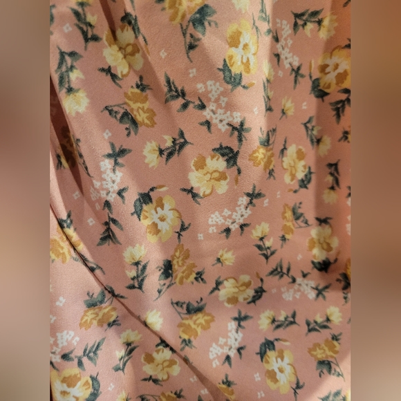 Shein Pink spring flowy top 1x - Picture 5 of 5